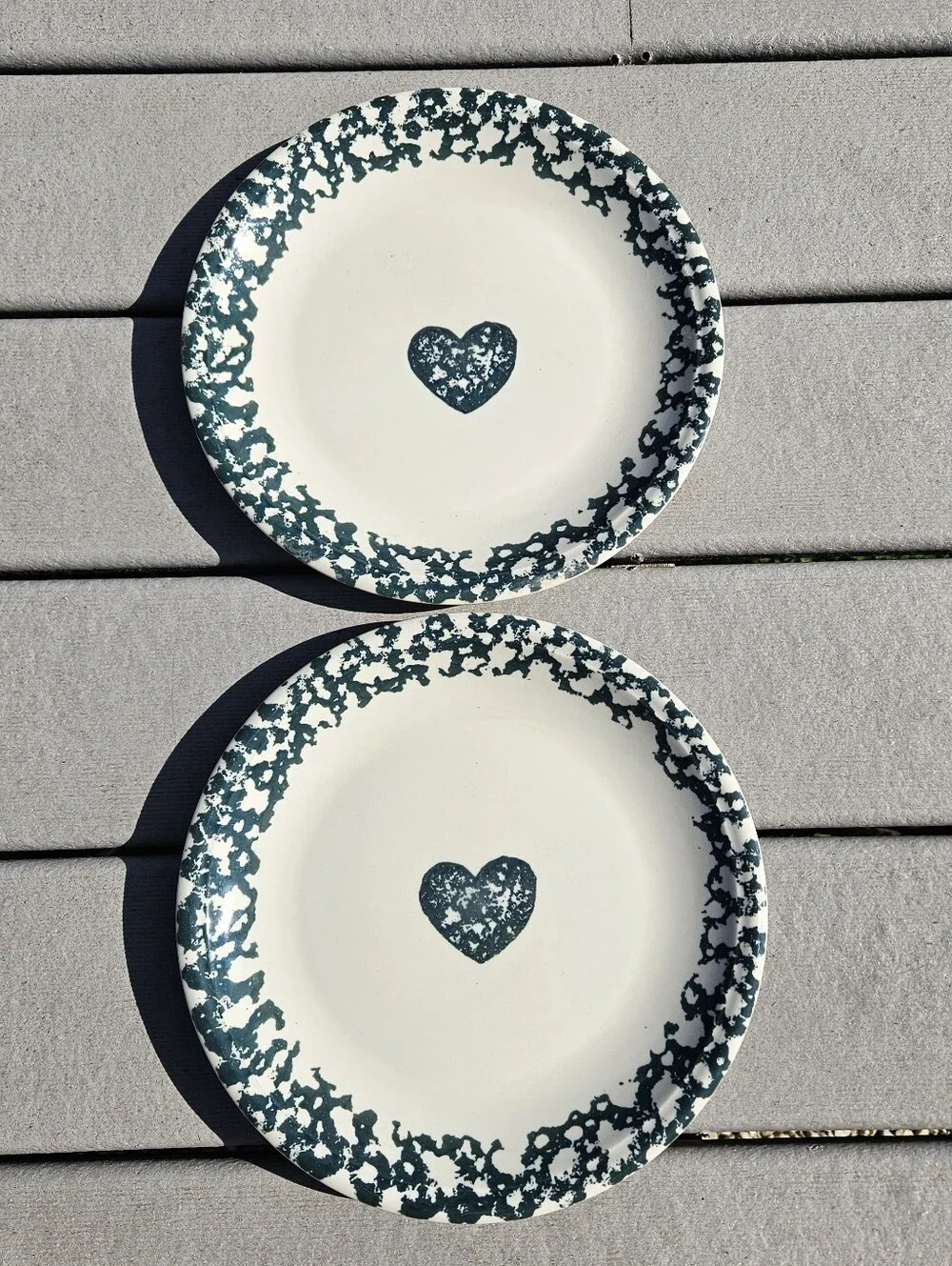 Tienshan Folk Craft HEART Stoneware Green Sponge Border Dinner Plate Set of 2
